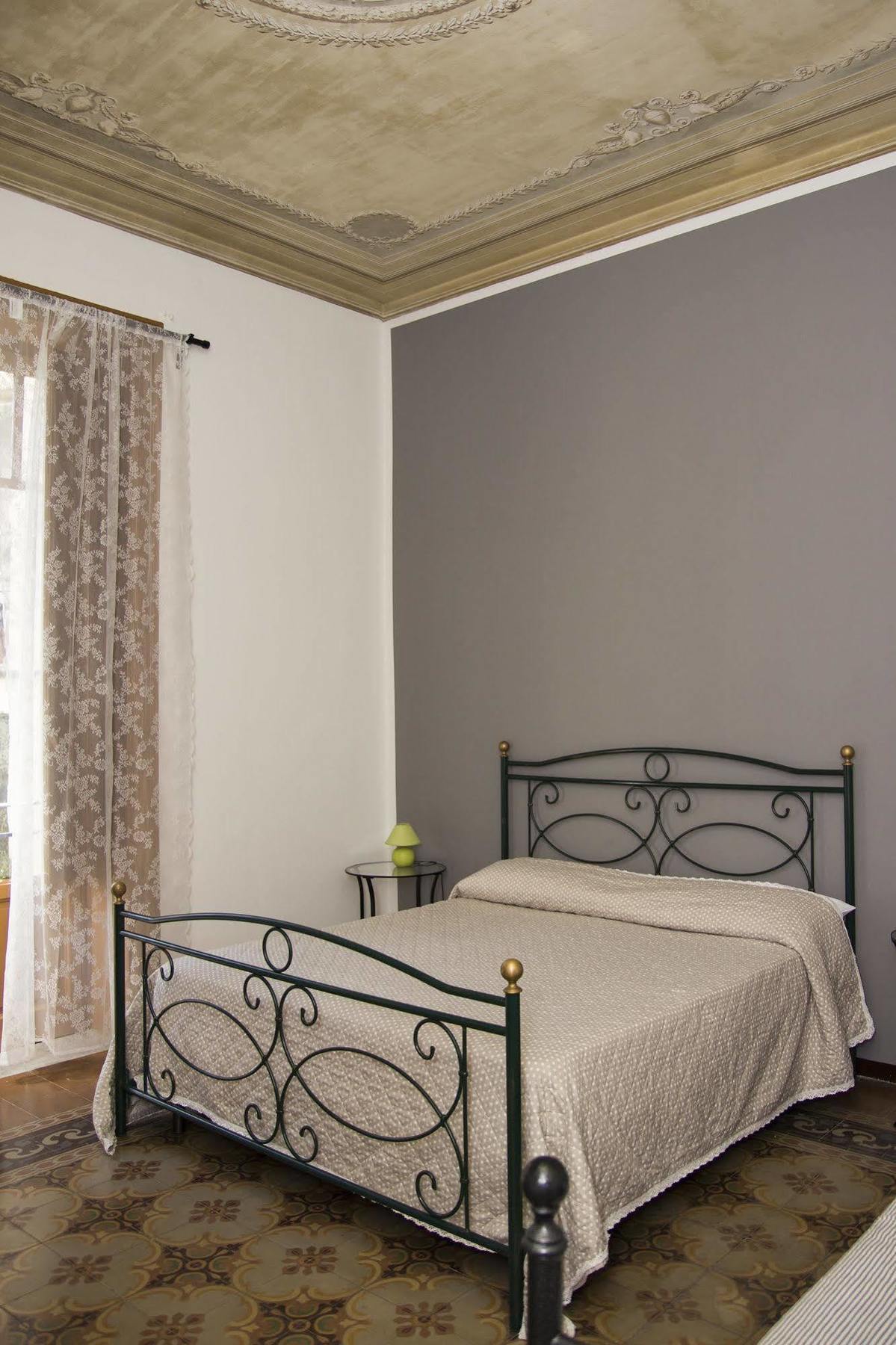 Bed and Breakfast Residenza Di Maggio Палермо Экстерьер фото